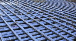 Ferraillage extrêmement dense : la réalisation de la cage d’armature et la mise en oeuvre du béton sont à la limite de la faisabilité