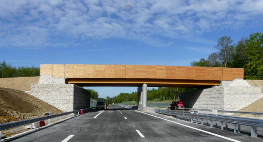 Pont mixte bois-béton – déviation Amblans-Lure (Haute-Saône). Pont mixte bois-béton – déviation Amblans-Lure (Haute-Saône).