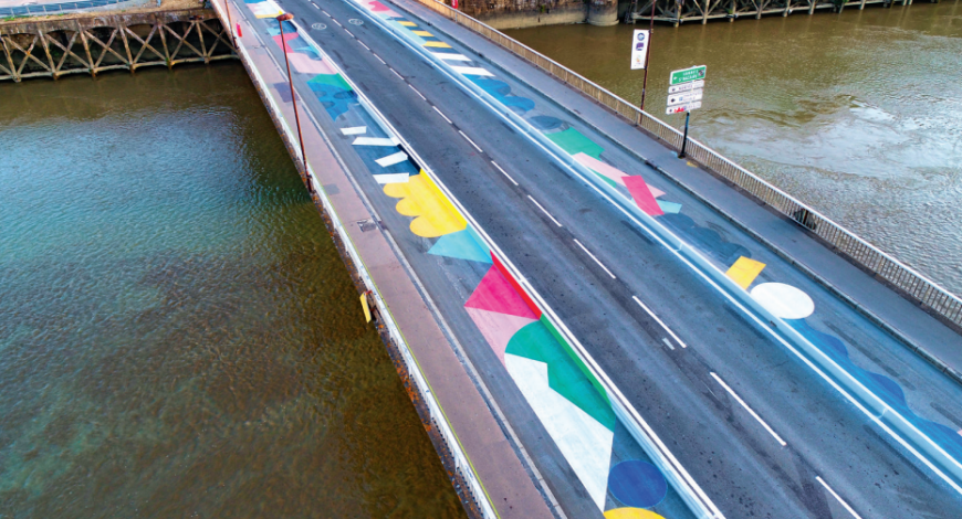 Pont Anne-de-Bretagne, entre le quai de la  Fosse et les Machines de l’île, à Nantes.