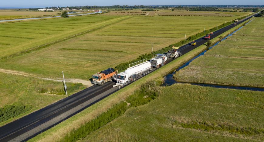 Chantier de la RD 758, à Villeneuve-en-Retz, en Loire-Atlantique. Chantier de la RD 758, à Villeneuve-en-Retz, en Loire-Atlantique.