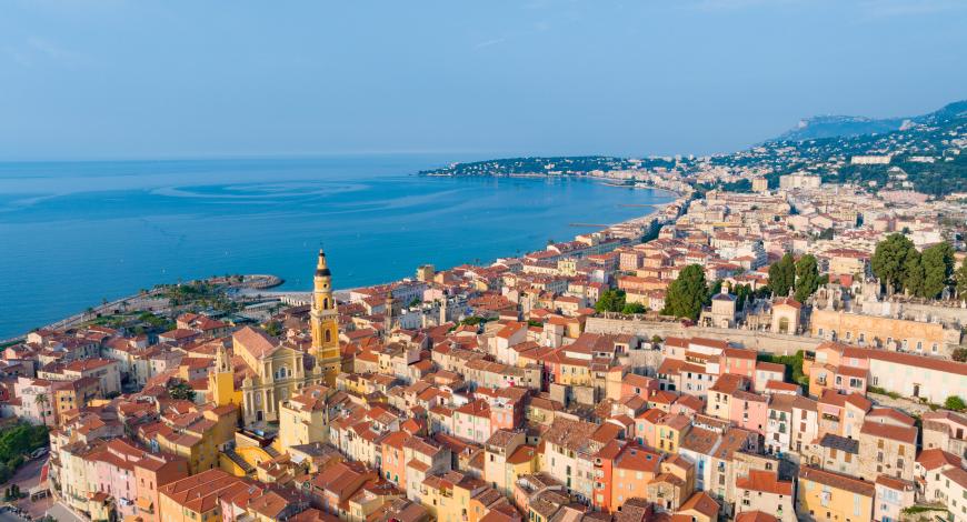 Vue aérienne de la ville de Menton