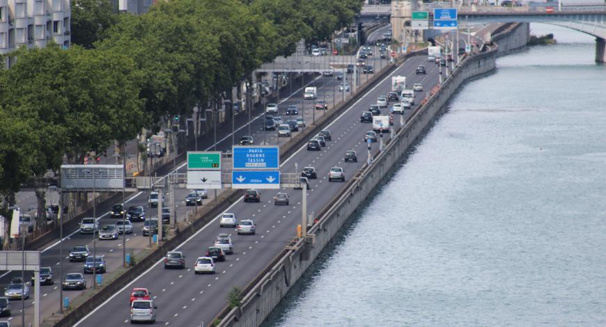 L’autoroute A7 le long du Rhône à Lyon.