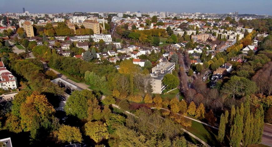  Vue aérienne de la coulée verte à Sceaux.