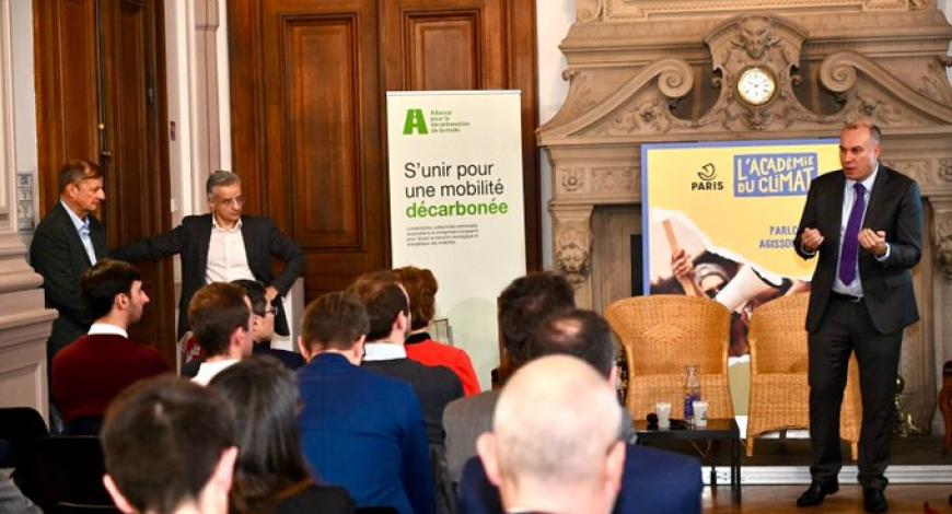 L'Alliance pour la décarbonation de la route constitue une plate-forme d'échanges et d'actions en faveur de la décarbonation des mobilités routières