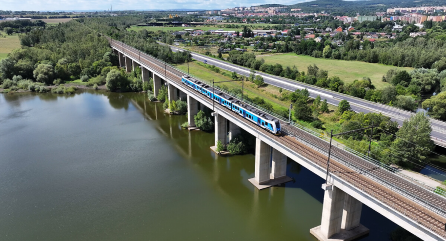 Colas CZ et Colas Rail ont remporté un contrat pour la modernisation d'une importante ligne ferroviaire dans le nord de la Bohême Colas CZ et Colas Rail ont remporté un contrat pour la modernisation d'une importante ligne ferroviaire dans le nord de la Bohême