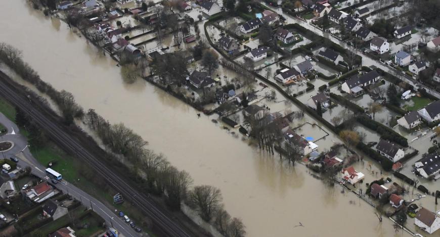 Une crue centennale comparable à celle de 1910 menacerait directement plus d'un million d'habitants en Île-de-France