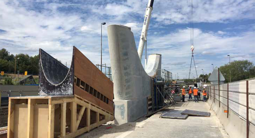 Une pile du nouveau pont de Nogent-sur-Marne. 