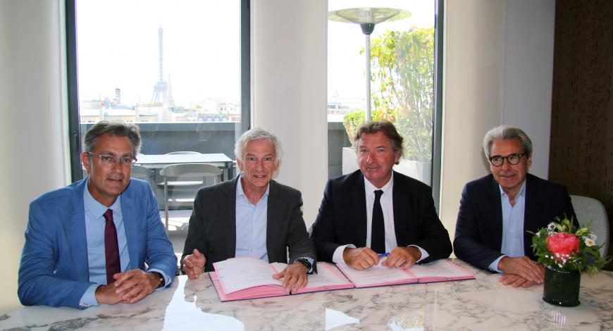 Signature du partenariat FNTP-INSA pour accélérer la transition écologique dans les TP. 