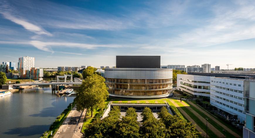 La Cité des congrès de Nantes vue depuis la rue Valmy