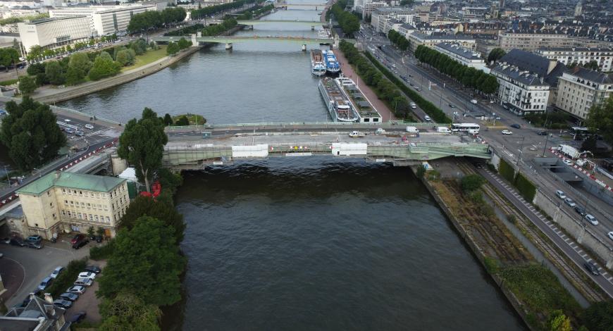 La réhabilitation du pont Corneille à Rouen : l’un des chantiers réalisés par NGE en 2024