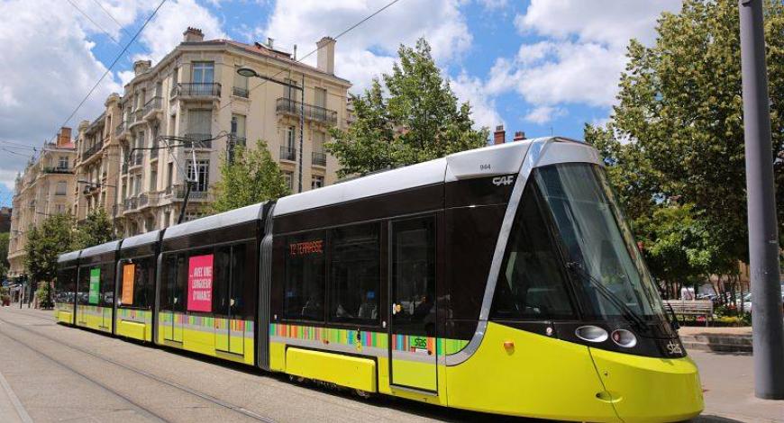 Selon l'Observatoire de la mobilité 2024, les jeunes urbains sont les principaux utilisateurs des transports publics Selon l'Observatoire de la mobilité 2024, les jeunes urbains sont les principaux utilisateurs des transports publics
