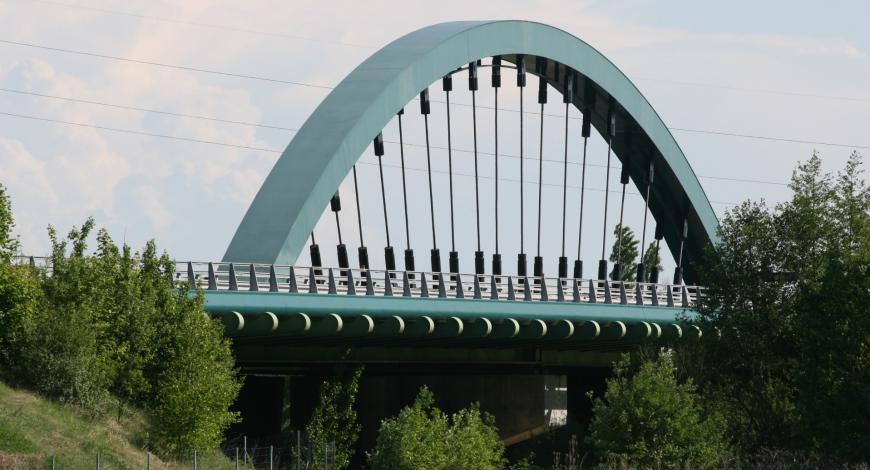 Viaduc de Pannes (Loiret) sur l'A77. 