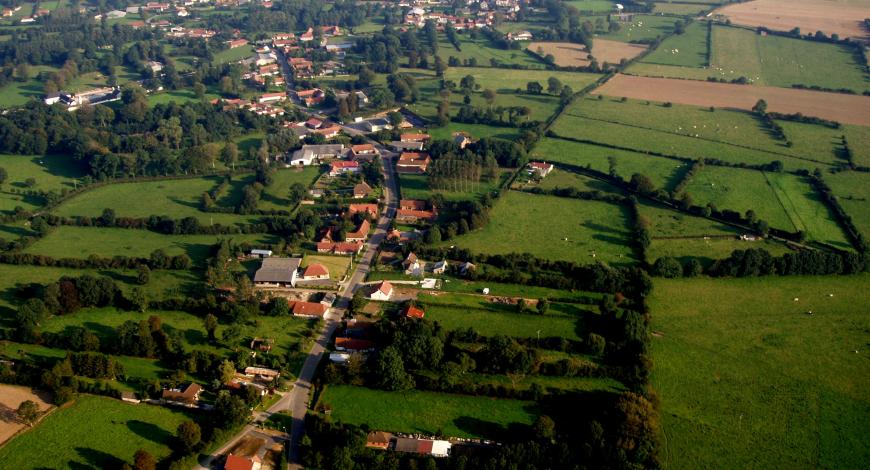 La réduction de l’artificialisation des sols nécessite d’optimiser les espaces existants, de réhabiliter des friches et d’intensifier les usages des infrastructures en place La réduction de l’artificialisation des sols nécessite d’optimiser les espaces existants, de réhabiliter des friches et d’intensifier les usages des infrastructures en place