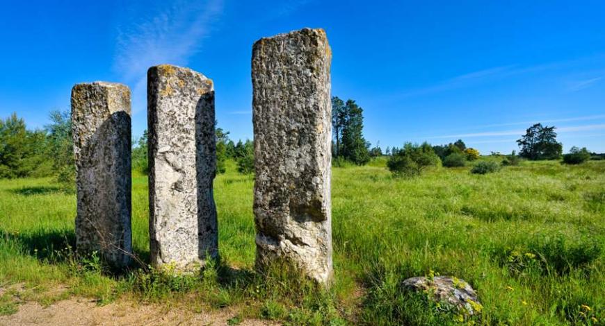 Bornes de la voie Domitienne (via Domitia)