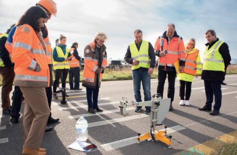 Le pendule SRT sert à mesurer l’adhérence d’un marquage routier.