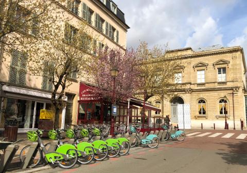 Station Vélib' à Sceaux. Station Vélib' à Sceaux.