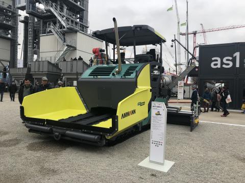 Finisseur « large » AFW 600-2, pour les grands chantiers.