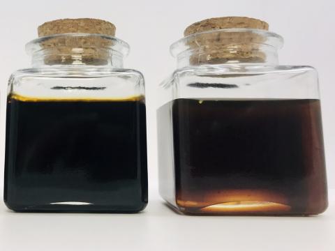 Liants Biophalt (à gauche) et BioKlair (à droite)