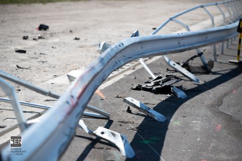 Détail de la barrière de sécurité après le crash test. Détail de la barrière de sécurité après le crash test.