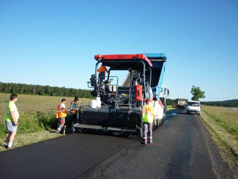RD 26 (Haute-Loire) : mise en oeuvre de la grave-émulsion en 2011.