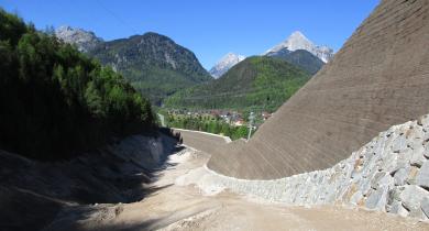 Mur de soutènement en sol renforcé par géosynthétiques.