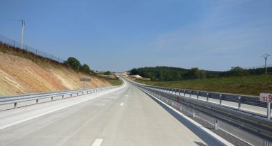 Autoroute E420 à Couvin, réalisée en 2019 en béton armé continu bicouche Autoroute E420 à Couvin, réalisée en 2019 en béton armé continu bicouche