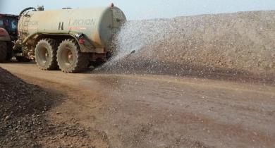 Gestion des émissions de poussières et de l’usage de l’eau lors de la circulation sur pistes non revêtues