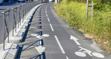 Piste cyclable à Aubagne (Bouches-du-Rhône)