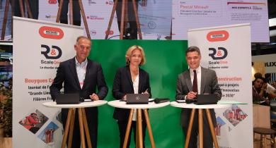 Signature du partenariat entre la région Île-de-France, l’État et Bouygues Construction, à l’occasion du salon Vivatech. De gauche à droite : P. Minault, PDG de Bouygues Construction, V. Pécresse, présidente de la région Île-de-France, et P.-A. Minola, se