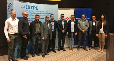 Signature d'une convention entre Vinci Construction et l'ENTPE. 