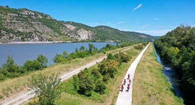 L’EuroVelo 17 – ViaRhôna relie le lac Léman à la mer Méditerranée