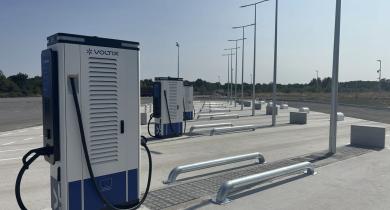 Vinci Concessions, Épopée Gestion et Ademe Investissement co-investissent 90 M€ pour accélérer la décarbonation du transport routier en France et en Europe