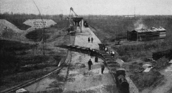Construction de l'autostrade Milan-Turin : vue des travaux en cours d'exécution aux environs de Novare