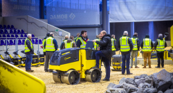 Centre de formation Bomag : un espace couvert de 3000 m2 dédié à l’utilisation des machines.