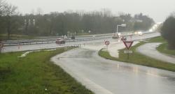 Chaussée inondée sur la RN24 à Bréal-sous-Montfort en Ille-et-Vilaine